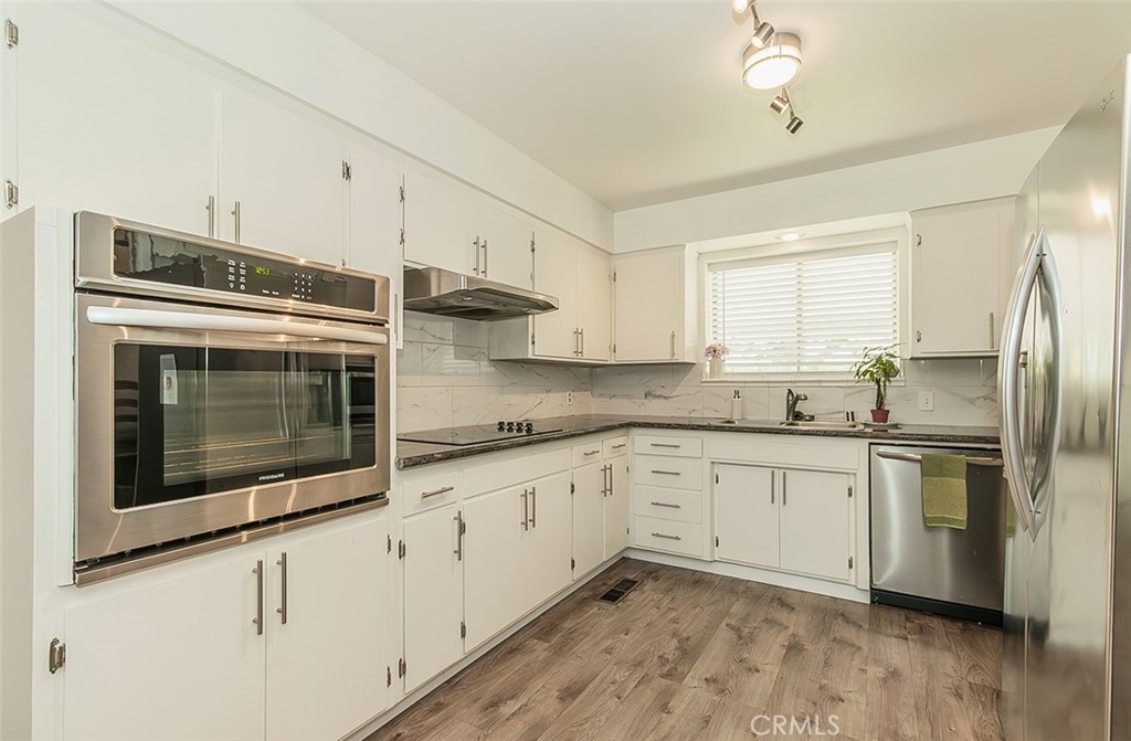 6026 N Winchester Avenue Property Photo 14
