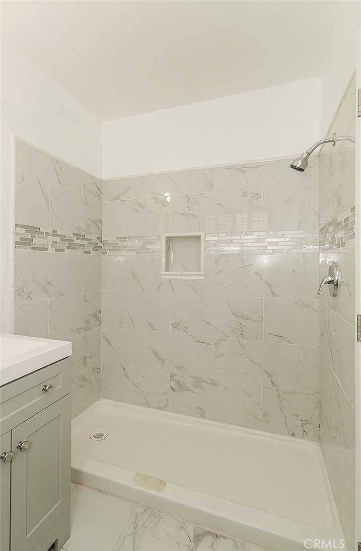 6026 N Winchester Avenue Property Photo 20