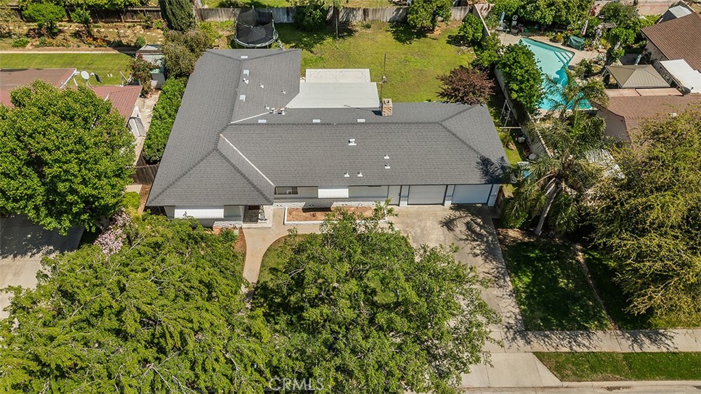 6026 N Winchester Avenue Property Photo 32