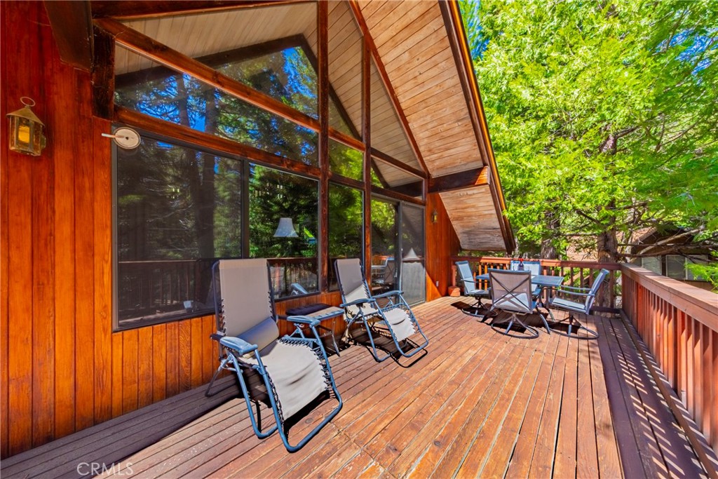 1163 Silvertip Lane Property Photo 8