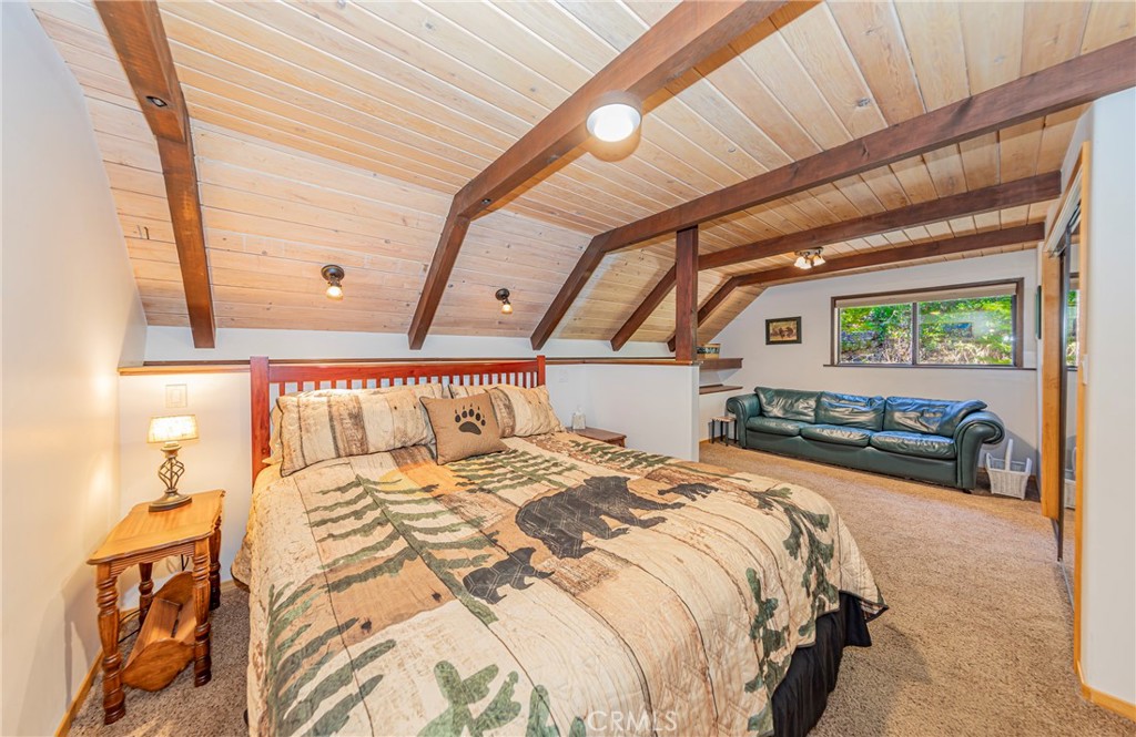 1163 Silvertip Lane Property Photo 10