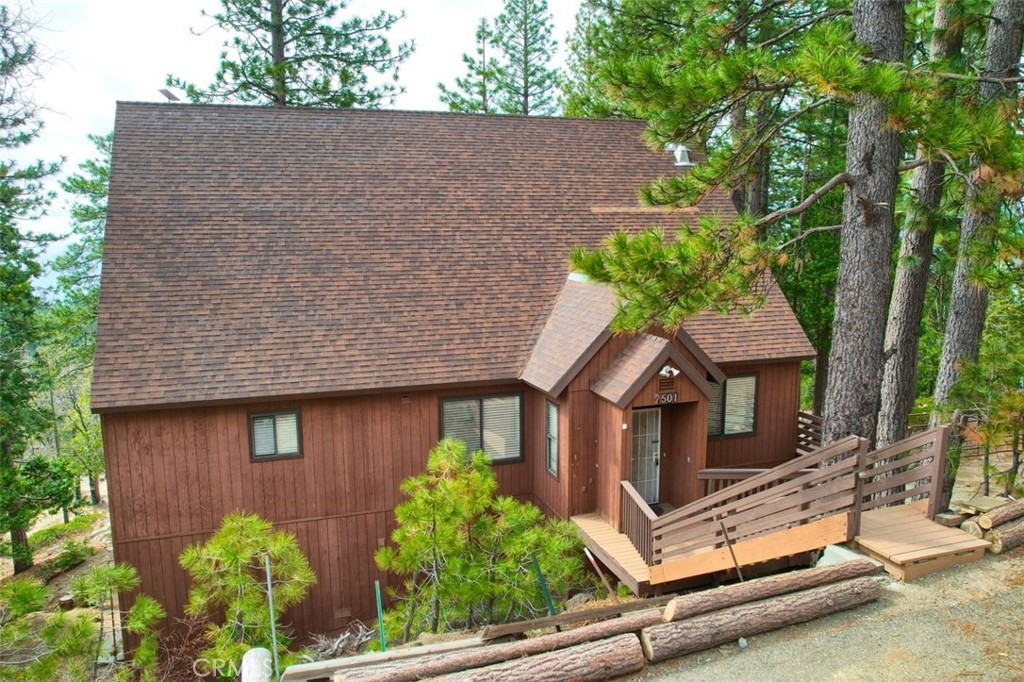 7501 7503 Yosemite Park Way Property Photo 1