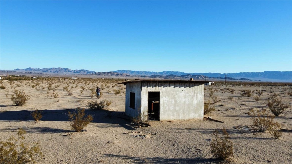 201 2 Mile Road Property Photo 1