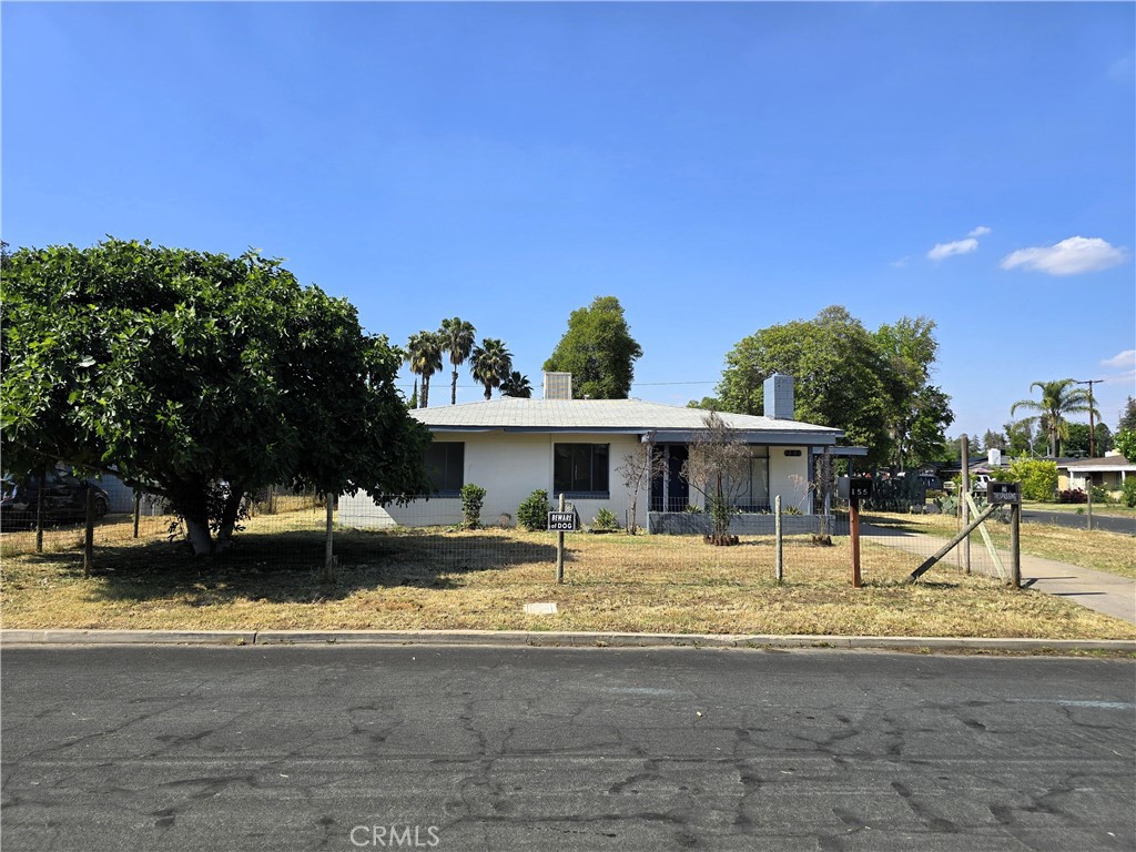 155 E Hampton Way Property Photo 1