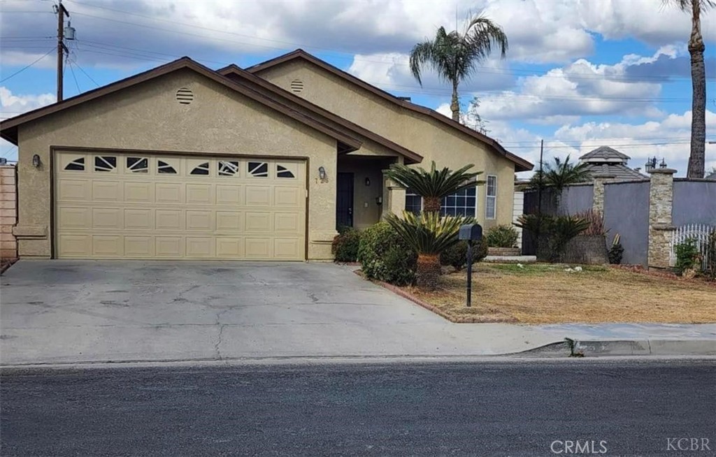 725 18th Place Property Photo 1