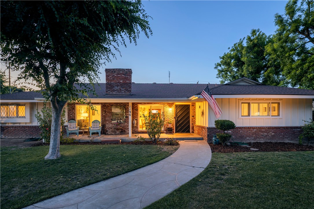 1196 W San Madele Avenue Property Photo 1