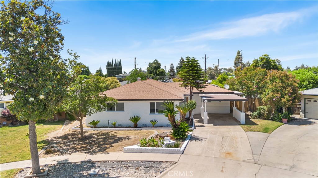 4561 N Price Avenue Property Photo 1