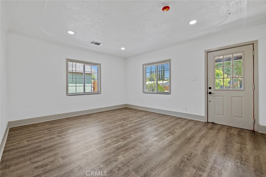 417 S Jefferson Street Property Photo 8