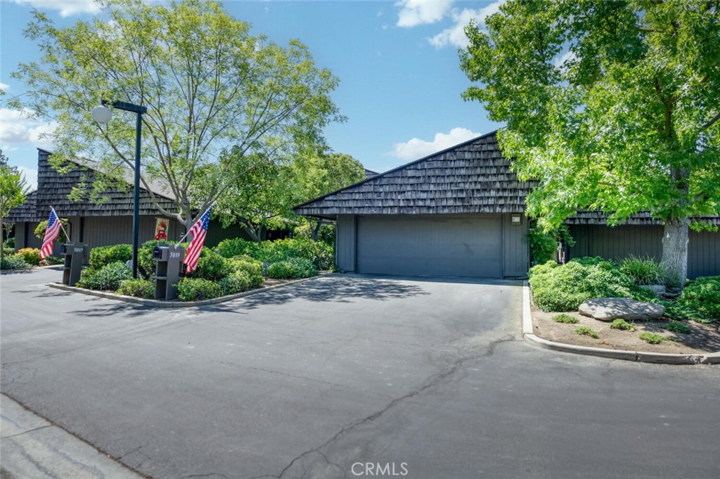 5039 N Van Ness Boulevard Property Photo 1