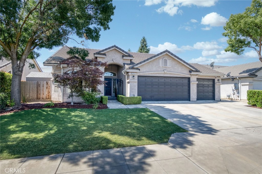 2925 E El Paso Avenue Property Photo 1