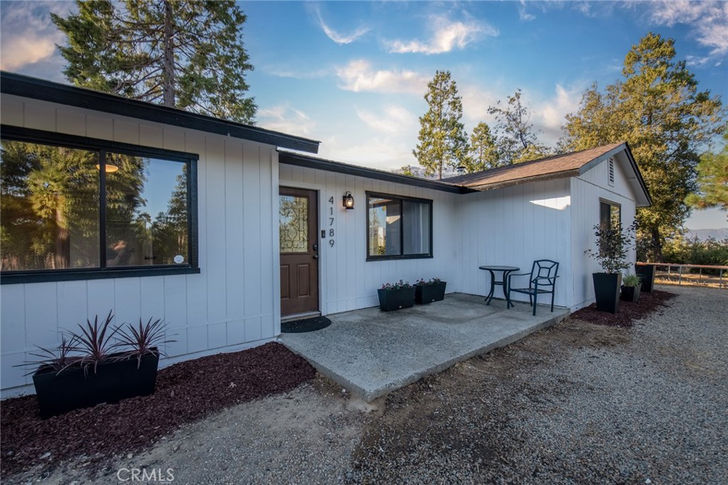 41789 Marmot Lane Property Photo 1