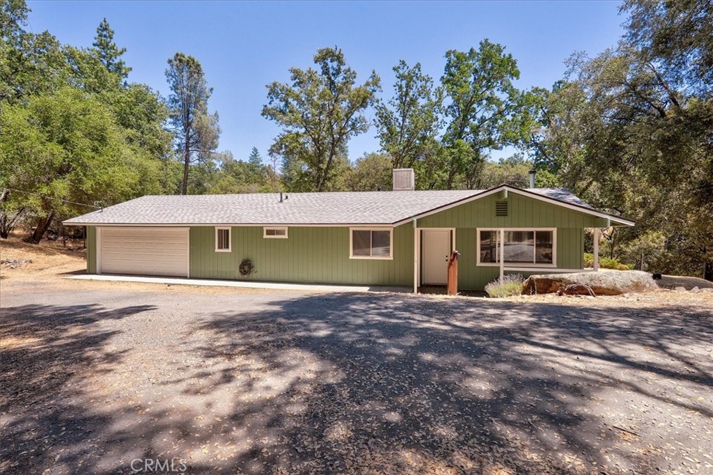 5566 Darrah Road Property Photo 1