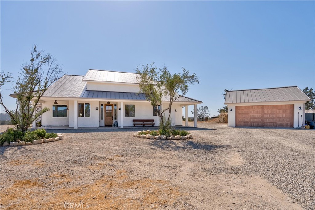 28022 Yosemite Springs Property Photo 1
