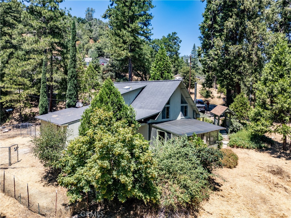 5552 Harris Cut Off Road Property Photo 4