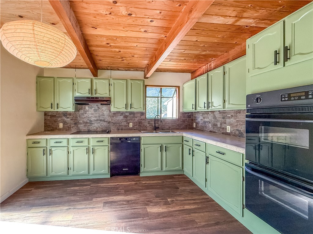 5552 Harris Cut Off Road Property Photo 8