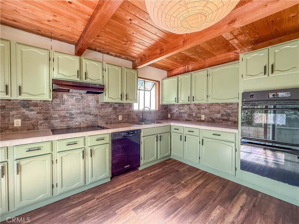 5552 Harris Cut Off Road Property Photo 10