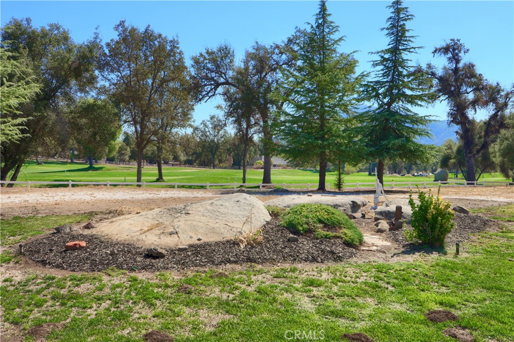 41345 Singing Hills Circle Property Photo 6