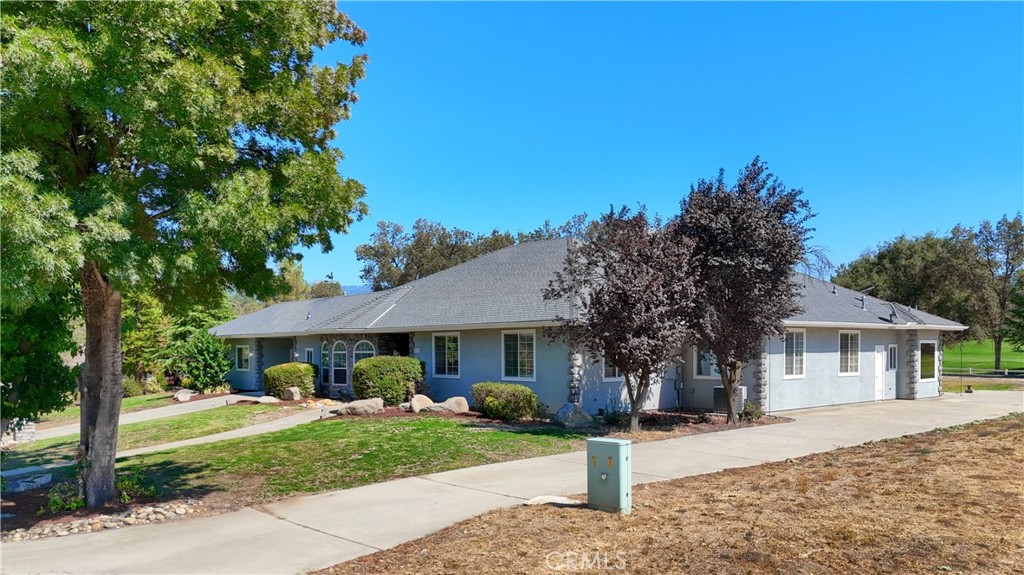 41345 Singing Hills Circle Property Photo 9