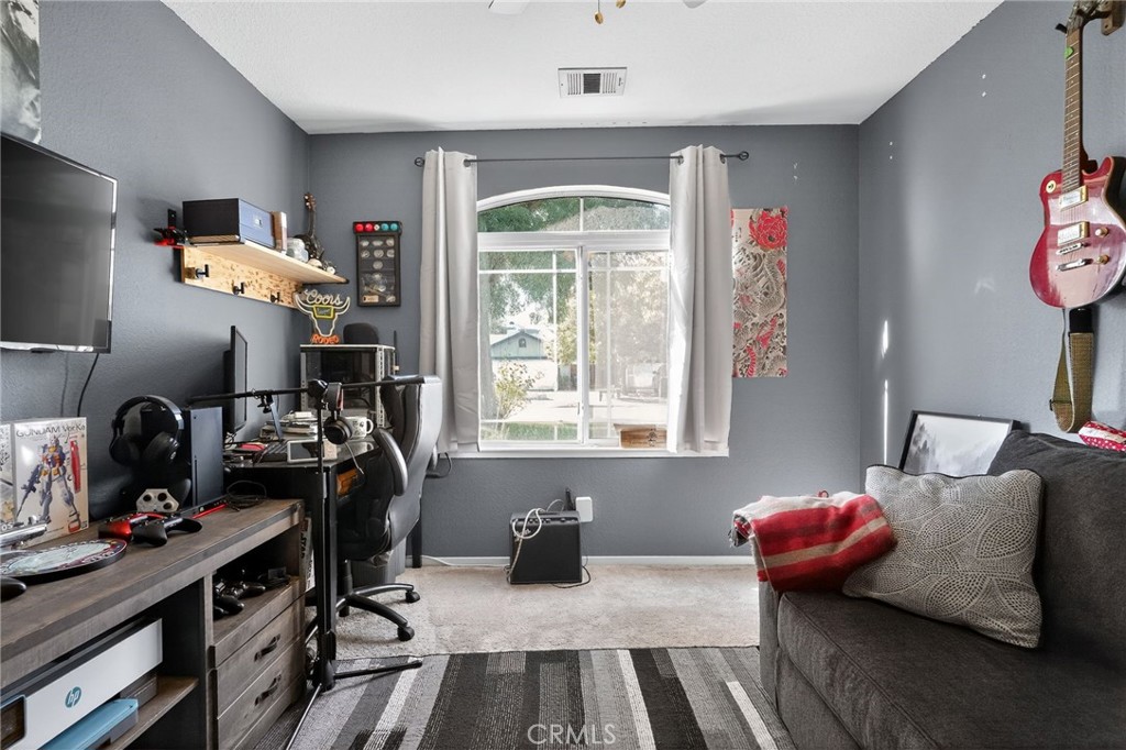 1133 Summer Field Property Photo 28