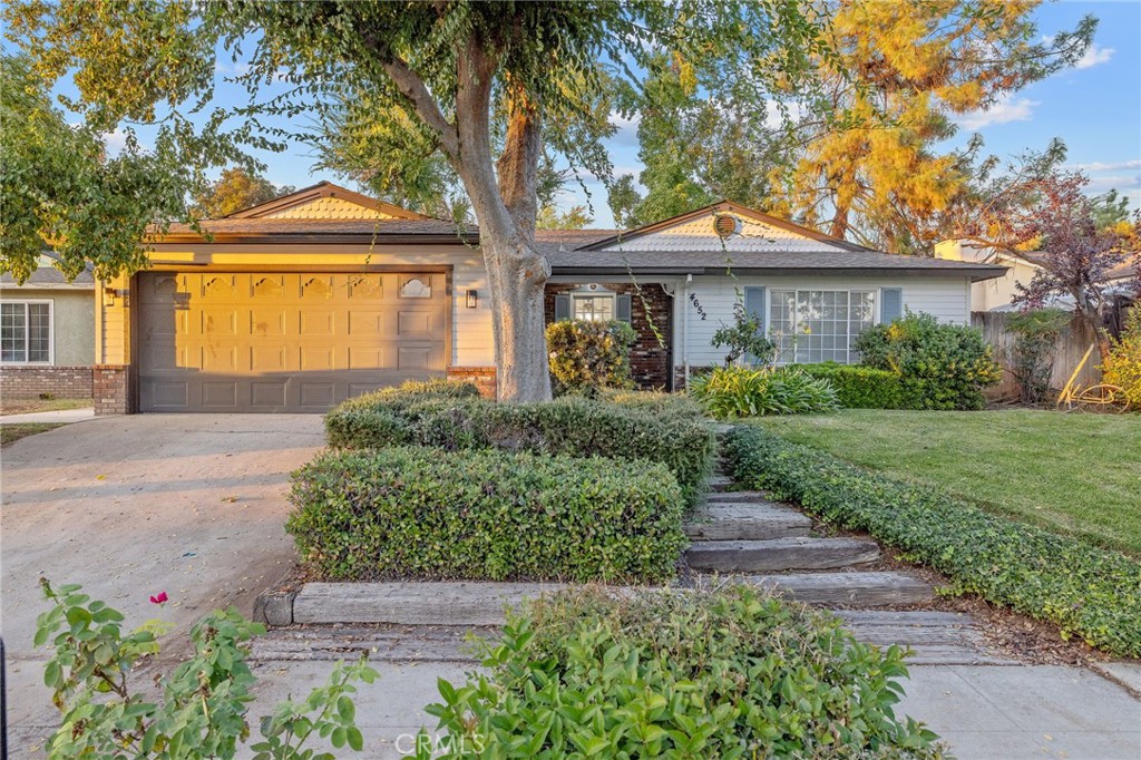 4652 W Richert Avenue Property Photo 1