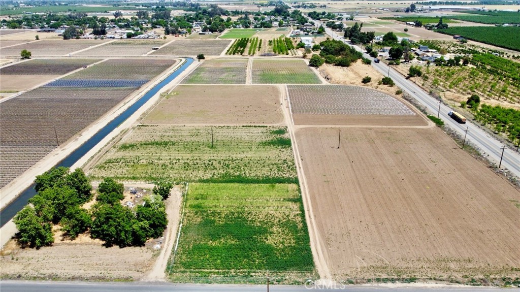1722 S Brawley Property Photo 2