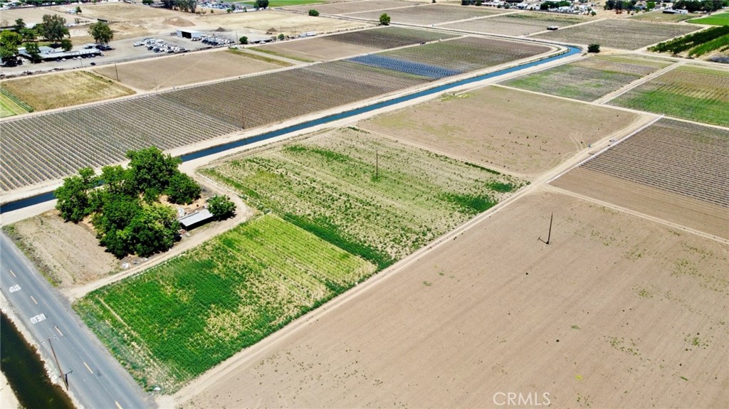 1722 S Brawley Property Photo 3