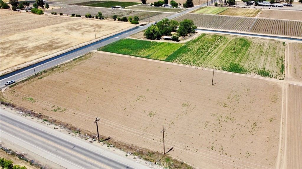 1722 S Brawley Property Photo 13