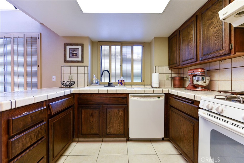 2890 Huntington 110 Property Photo 10