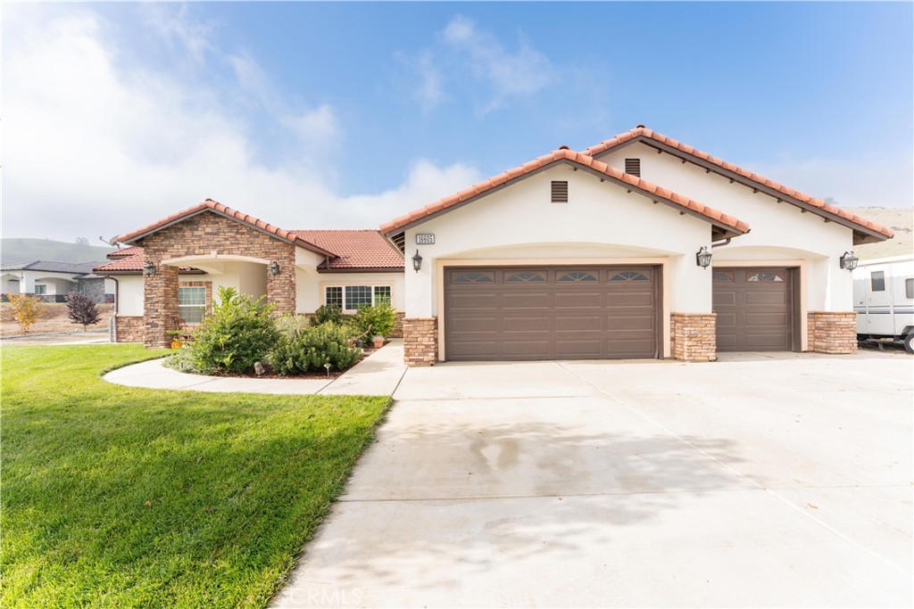16605 Deer Creek Drive Property Photo 1