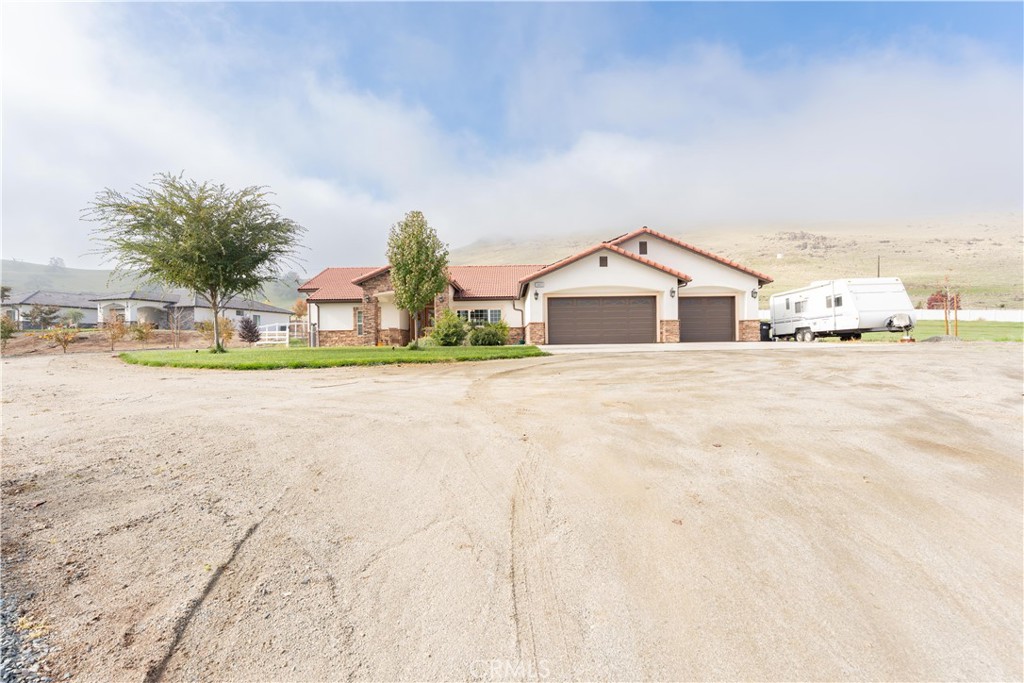 16605 Deer Creek Drive Property Photo 5