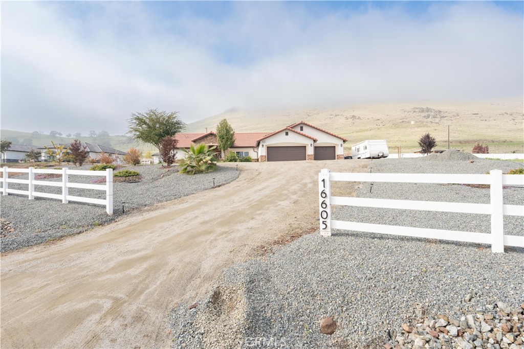 16605 Deer Creek Drive Property Photo 6