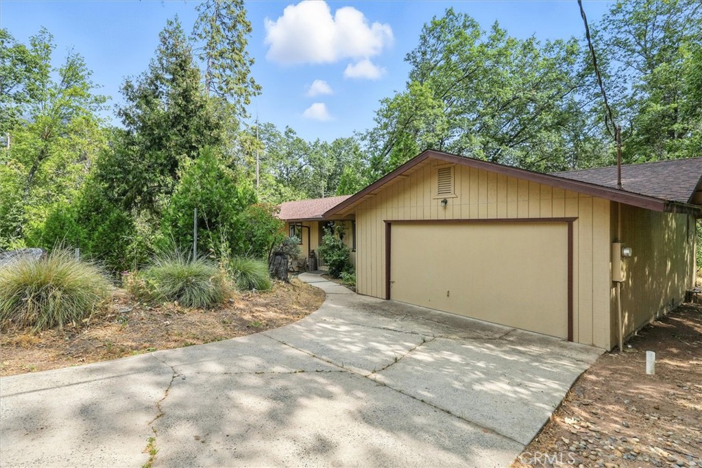 59556 Cascadel Property Photo 3