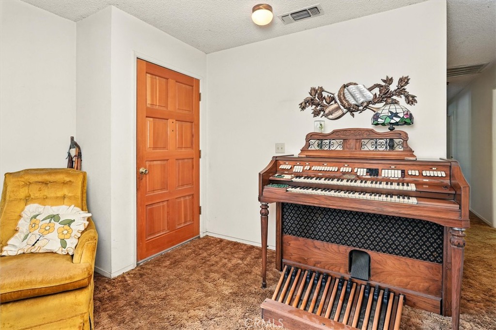 59556 Cascadel Property Photo 6