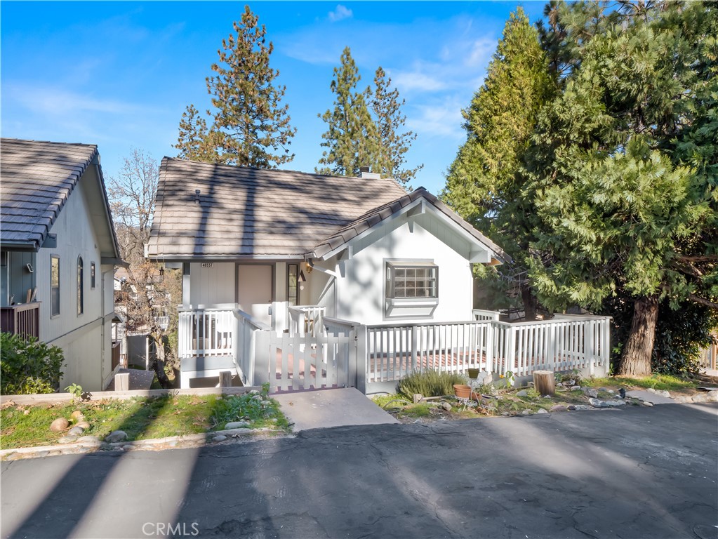 40557 Saddleback Road Property Photo 1