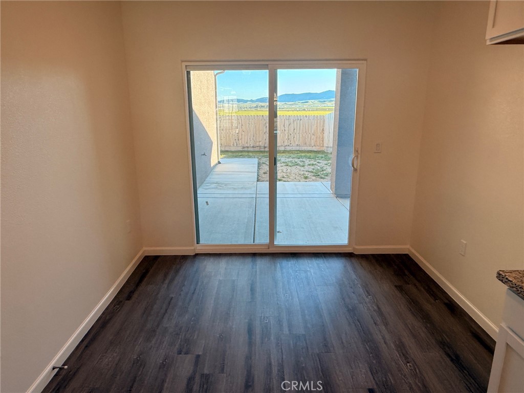 1105 E Orange Street Property Photo 6