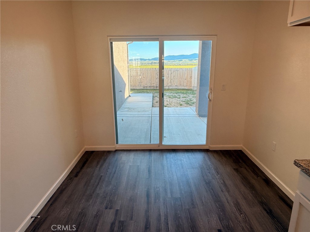 1105 E Orange Street Property Photo 6