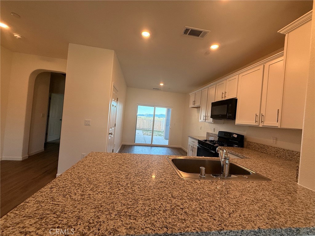 1105 E Orange Street Property Photo 27