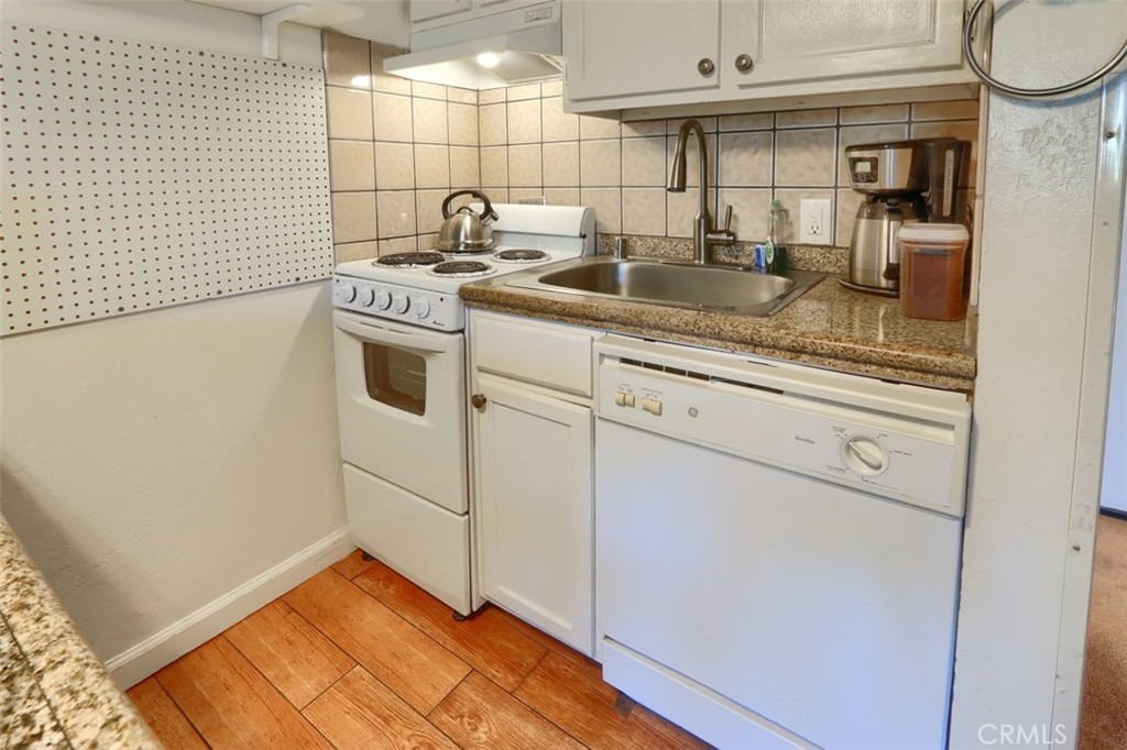 7540 Henness Circle B210 Property Photo 9