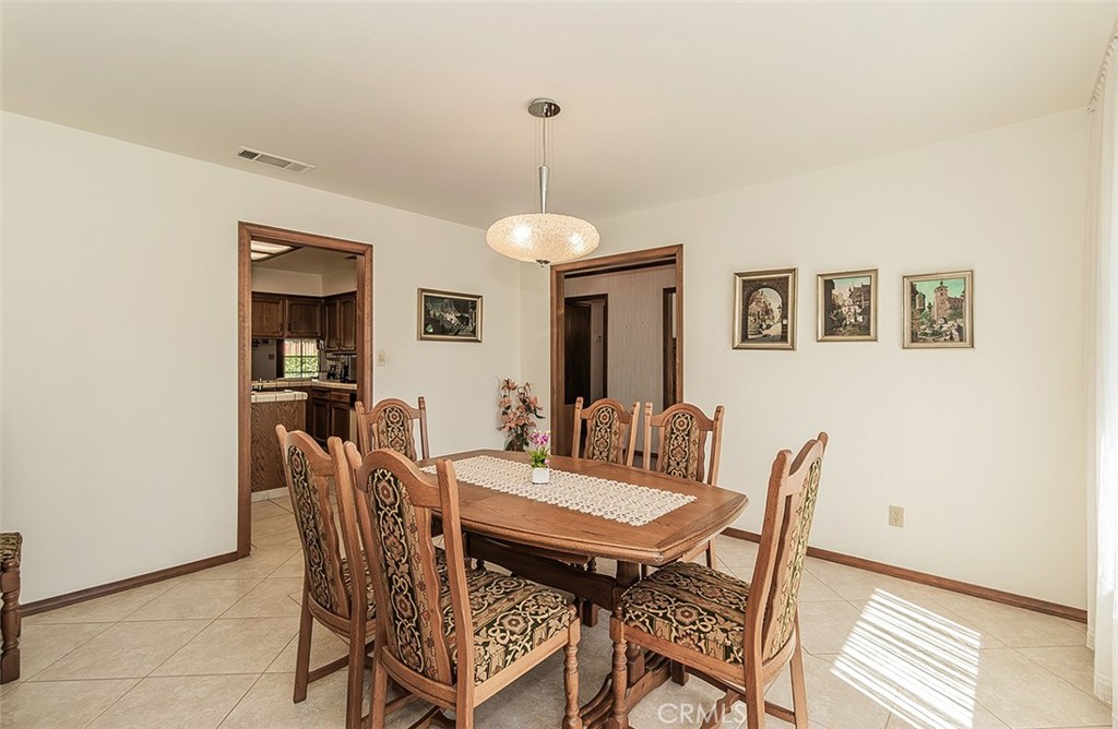 7355 N Pacific Property Photo 8
