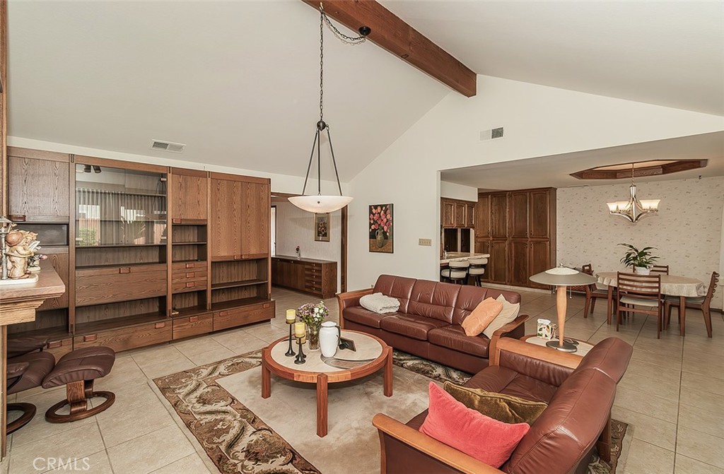 7355 N Pacific Property Photo 11