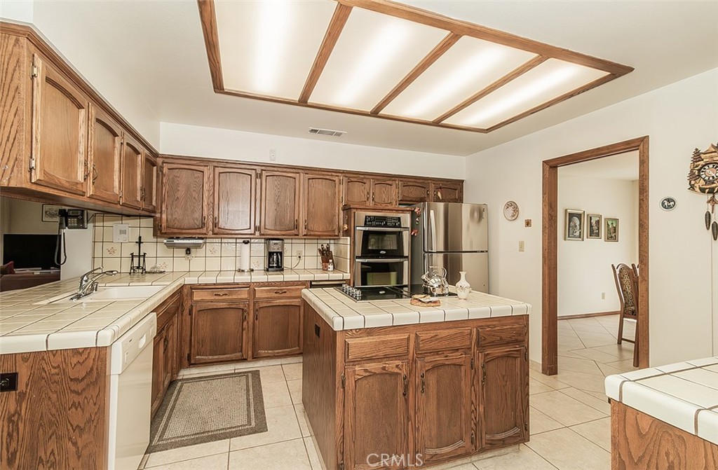 7355 N Pacific Property Photo 16