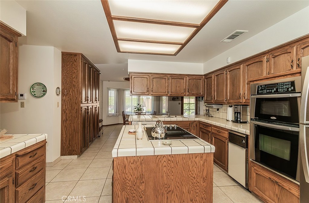 7355 N Pacific Property Photo 17