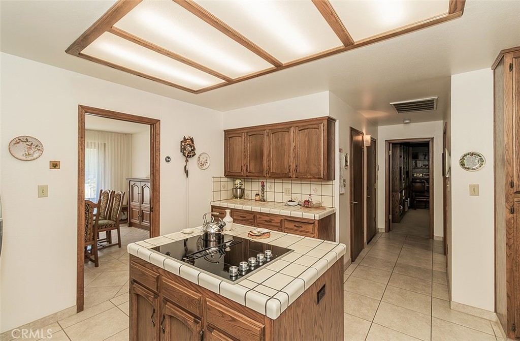 7355 N Pacific Property Photo 18