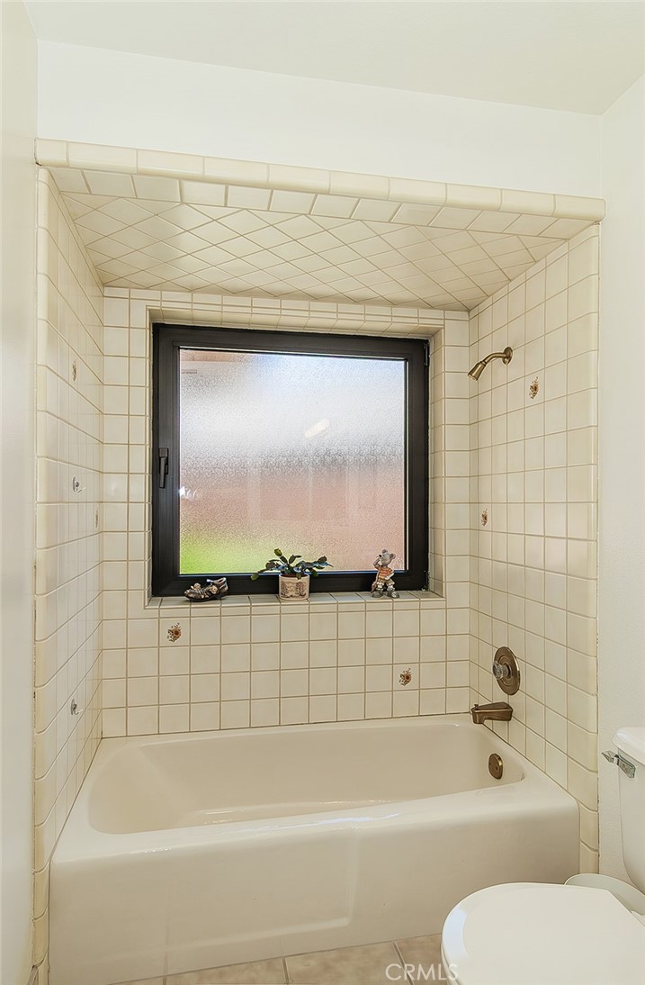 7355 N Pacific Property Photo 28