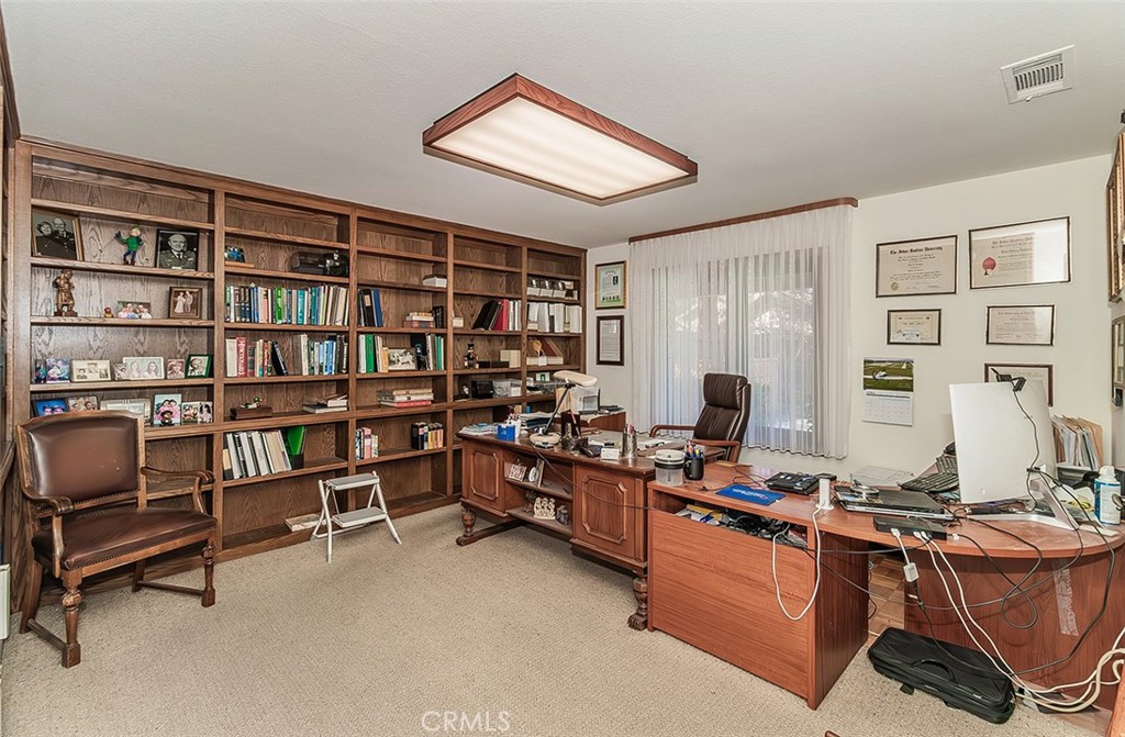 7355 N Pacific Property Photo 31