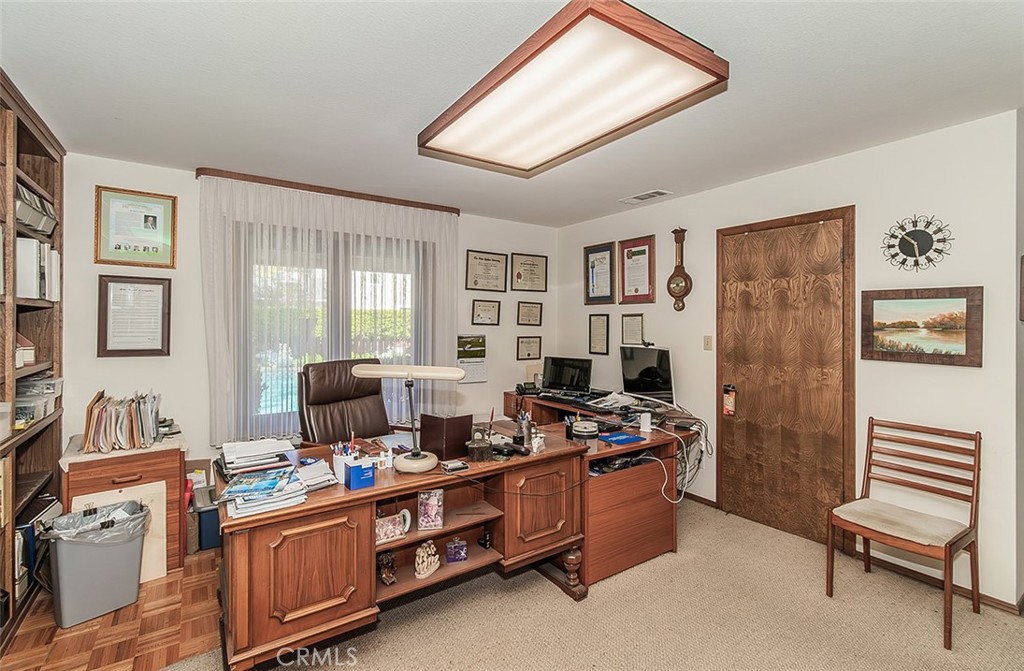 7355 N Pacific Property Photo 32