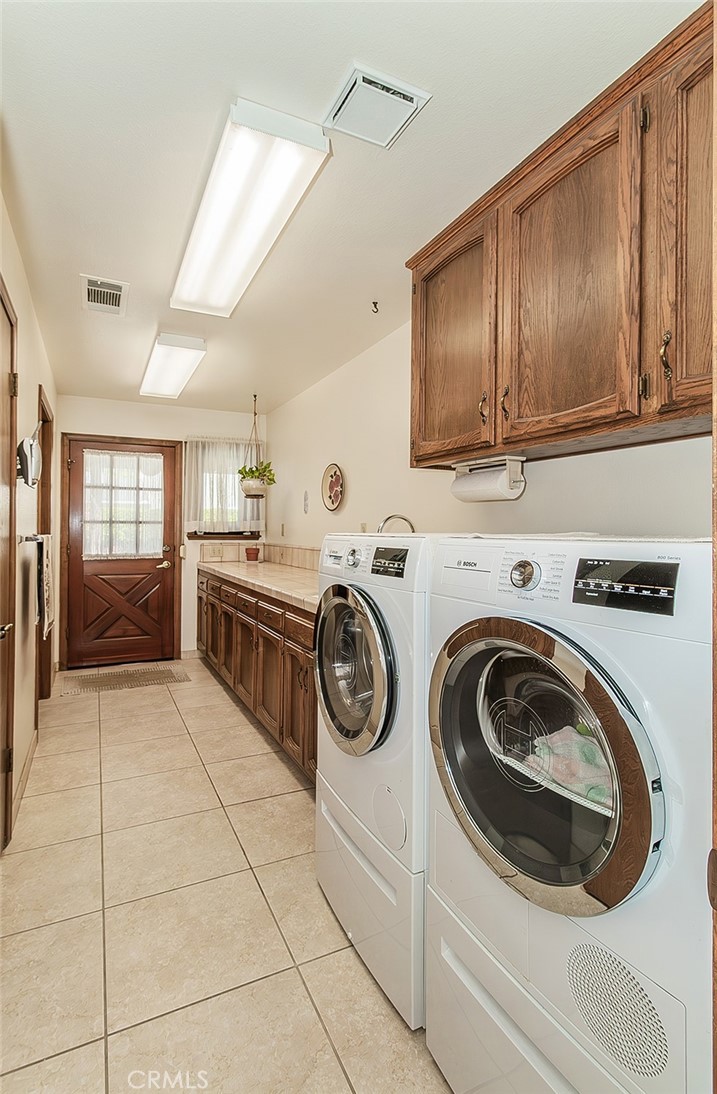 7355 N Pacific Property Photo 34