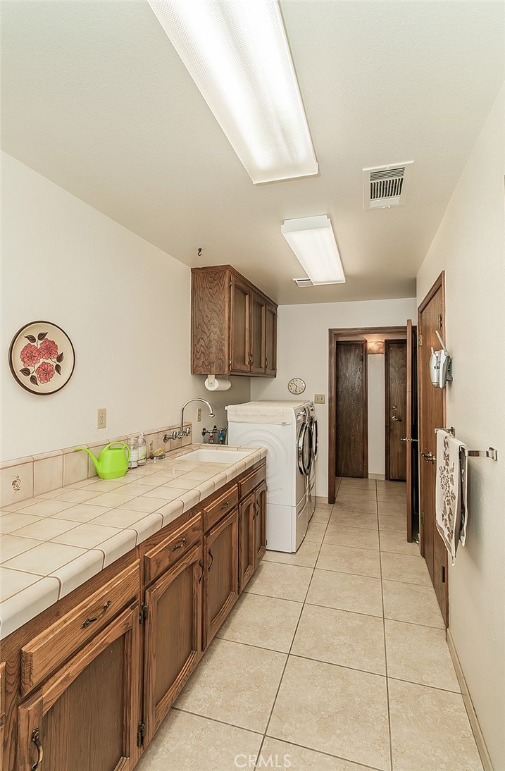 7355 N Pacific Property Photo 35