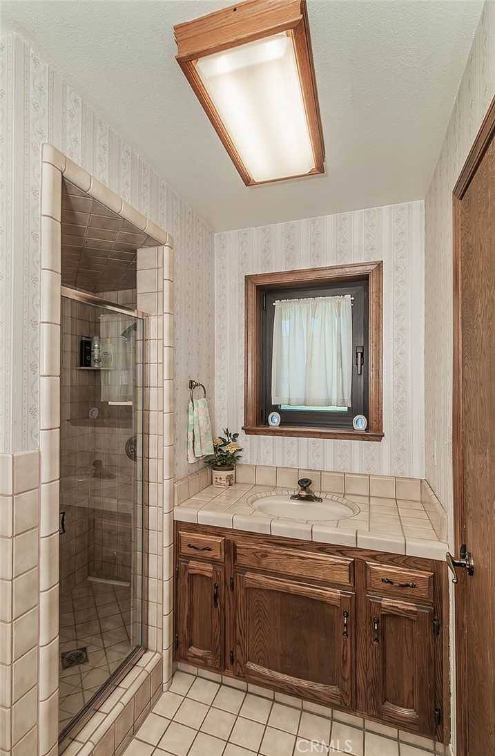 7355 N Pacific Property Photo 36