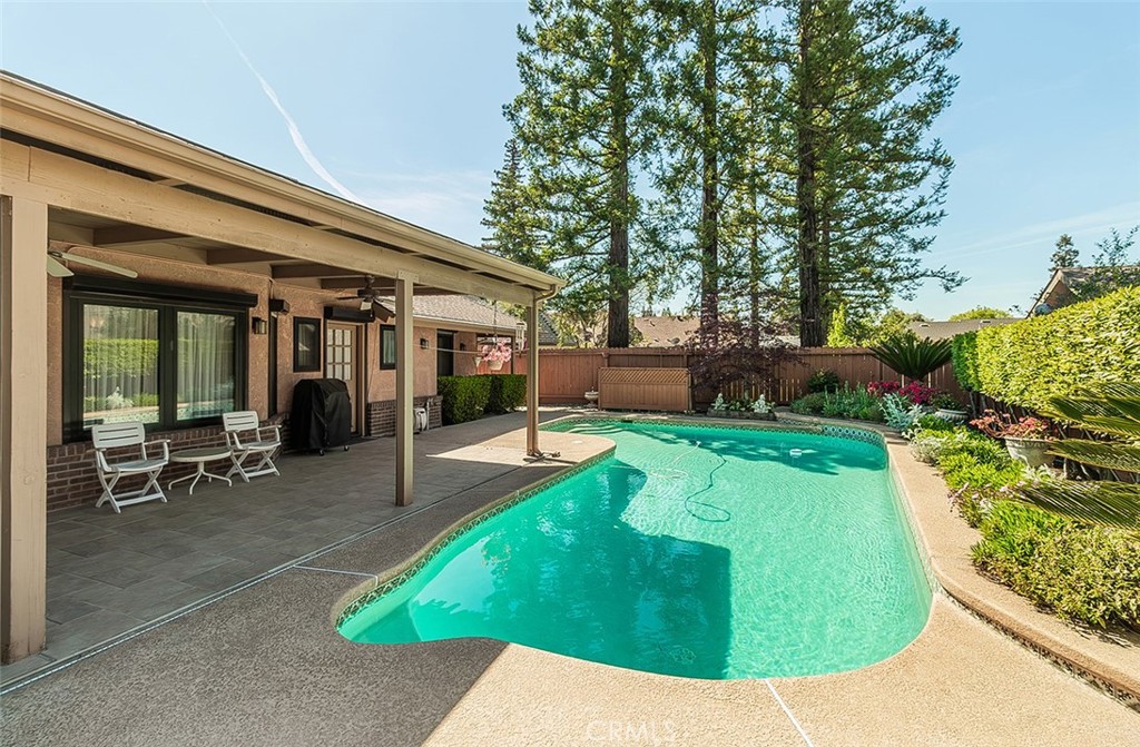 7355 N Pacific Property Photo 41